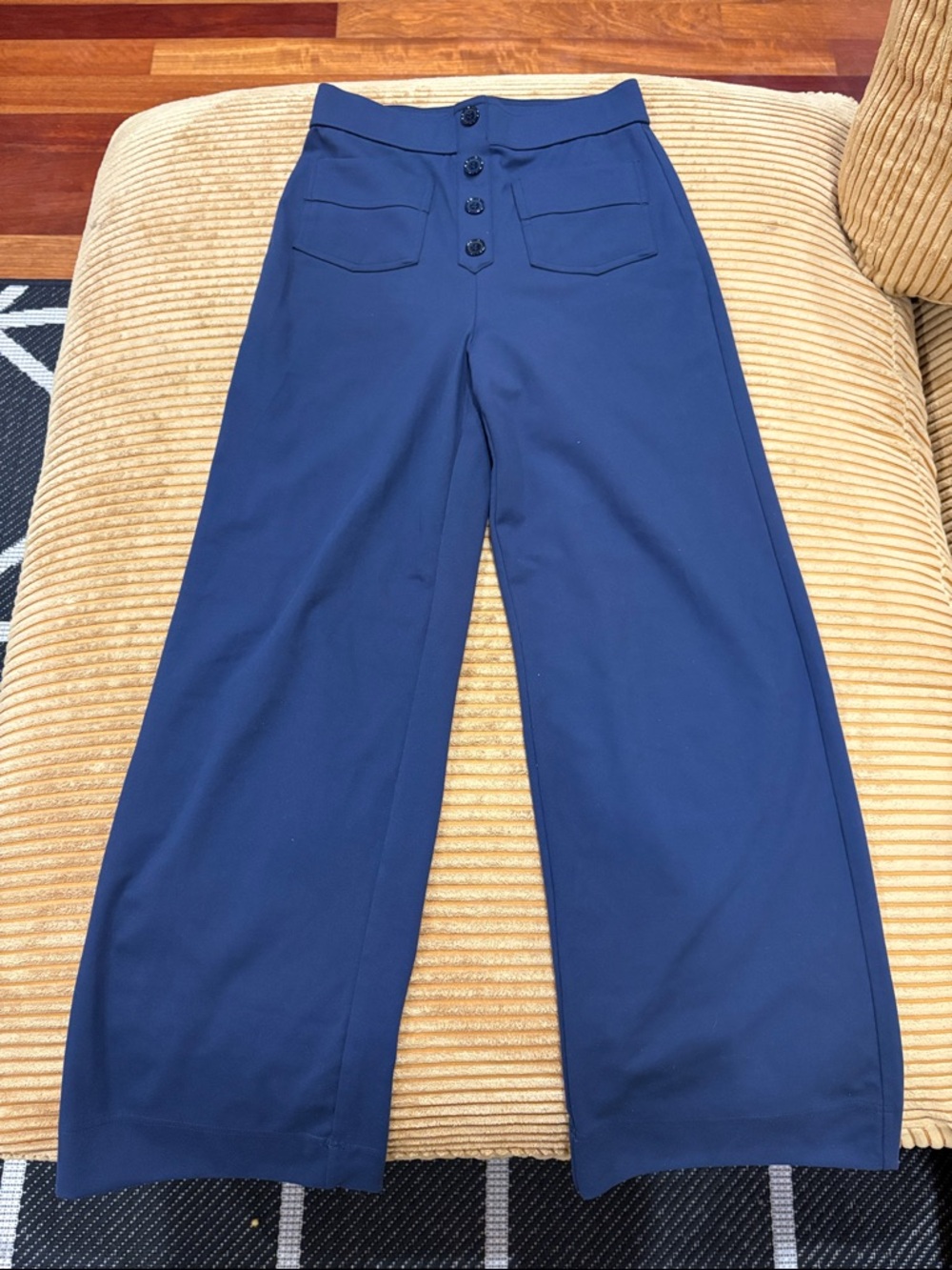 NWOT HALARA Navy XS Petite Active Leggings